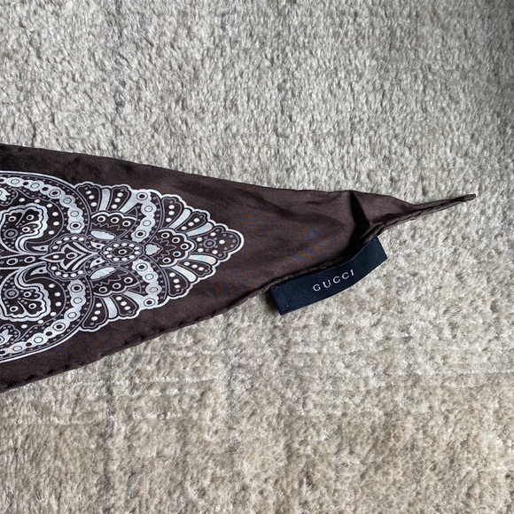 Authentic Gucci Choker/Bandana - Picture 4 of 8